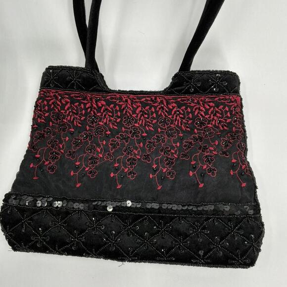 Women's Black and red velvet beaded purse - Picture 2 of 8